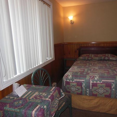 Motel Le Paysan Монреаль Экстерьер фото