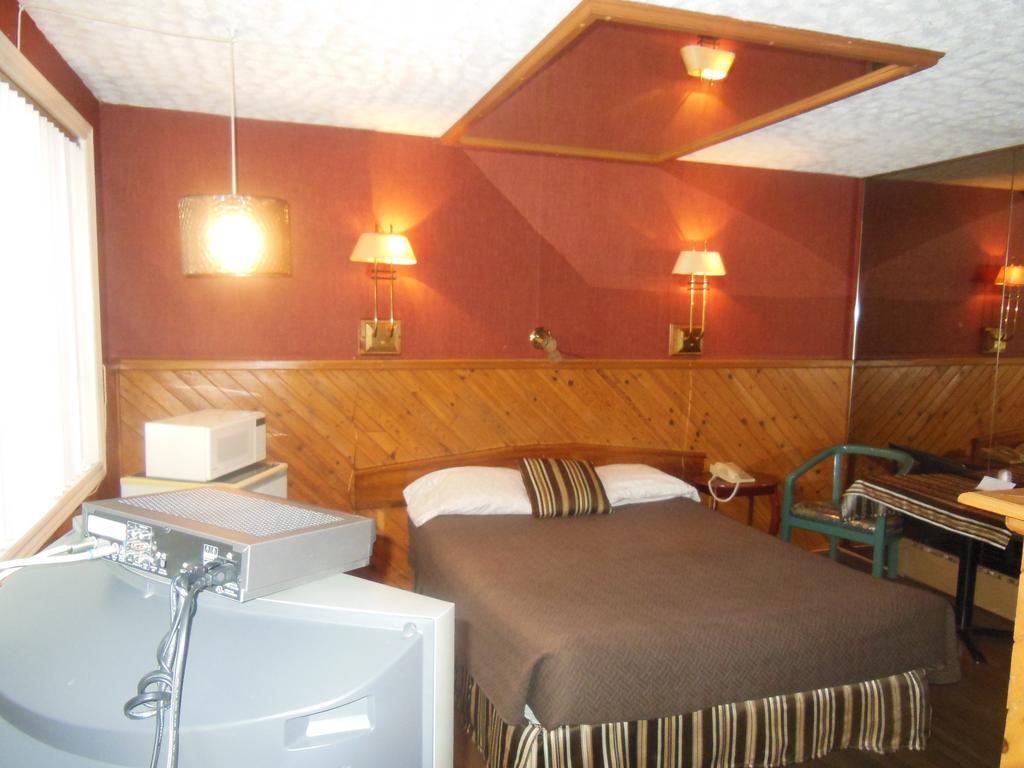 Motel Le Paysan Монреаль Экстерьер фото