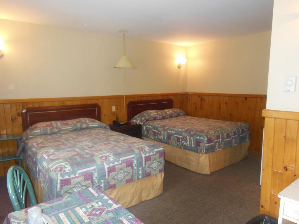 Motel Le Paysan Монреаль Экстерьер фото